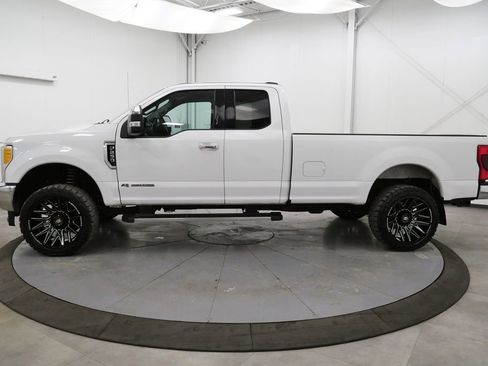 Used 2021 Ford F250 XLT w/ XLT Premium Package image 4