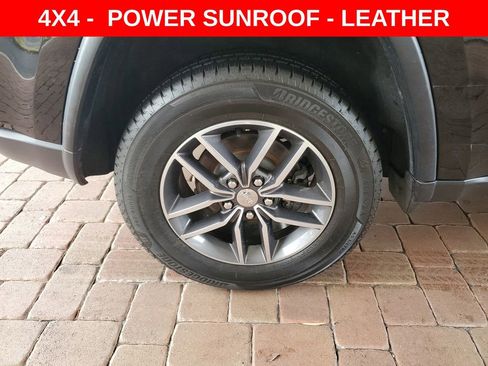 Used 2018 Jeep Grand Cherokee Limited image 7