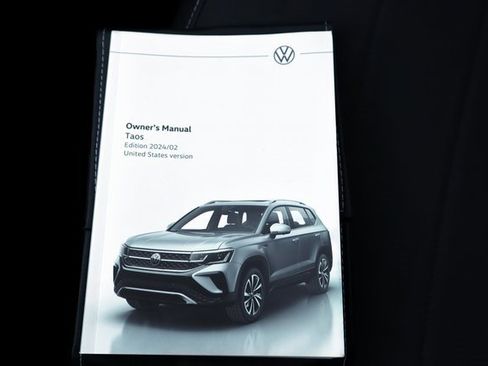 Used 2024 Volkswagen Taos SE image 35