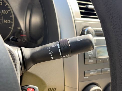 Used 2011 Toyota Corolla LE image 12