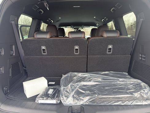 New 2026 Nissan Armada SL w/ Captain's Chari Seat Package AWD/4WD image 37