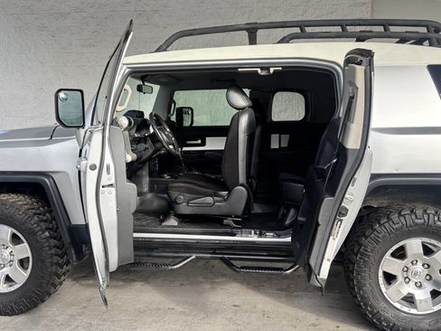 Used 2007 Toyota FJ Cruiser 2WD image 20