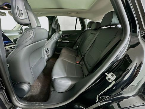 Used 2024 Mercedes-Benz GLC 300 GLC 300 image 32