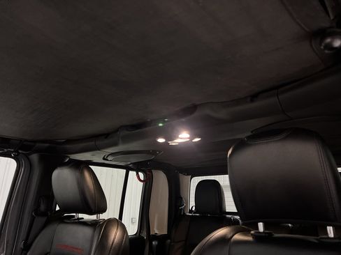 Used 2021 Jeep Gladiator Rubicon image 17