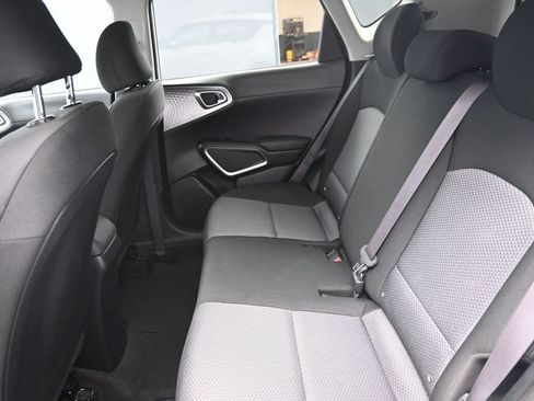 Used 2025 Kia Soul LX w/ LX Technology Package FWD image 21