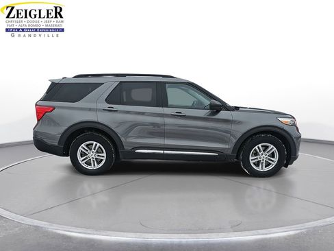 Used 2021 Ford Explorer XLT w/ Equipment Group 202A image 4