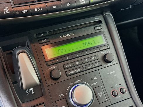 Used 2017 Lexus CT 200h w/ Seat Comfort Package image 19