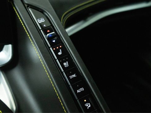 Used 2022 Chevrolet Corvette Stingray Premium Cpe w/ Z51 Performance Package RWD image 20