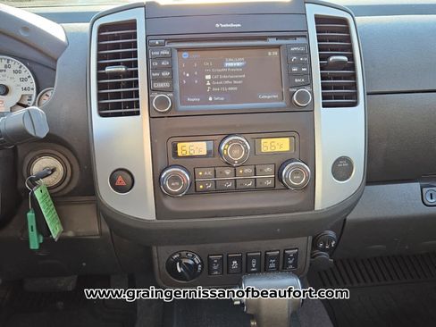 Used 2019 Nissan Frontier PRO-4X image 8