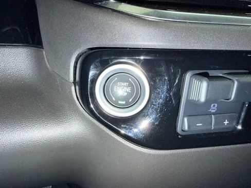 Used 2022 Chevrolet Silverado 1500 LT image 17