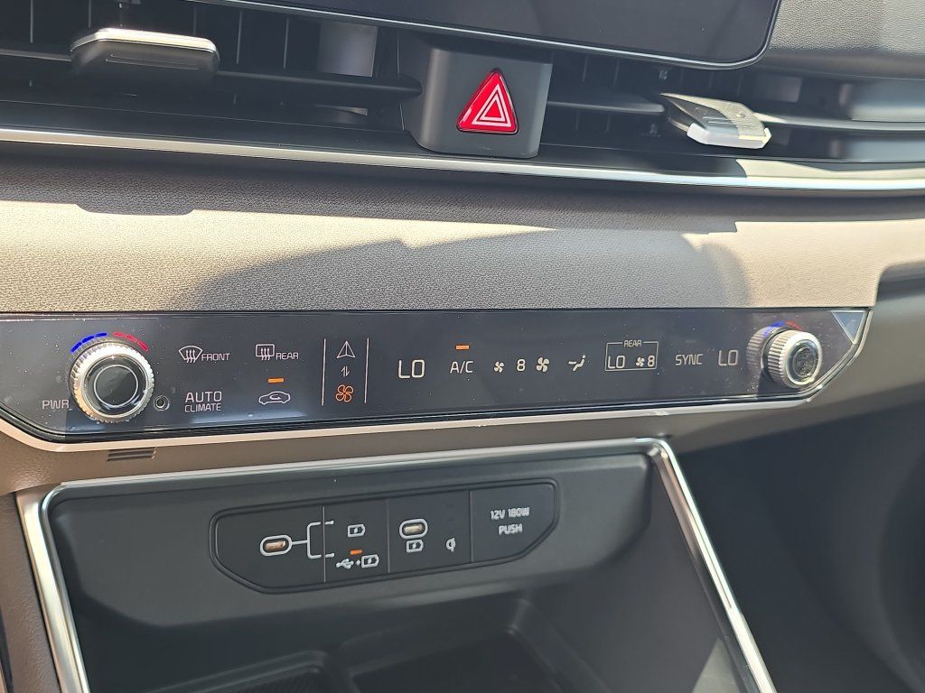 New 2027 Kia Carnival EX FWD image 26