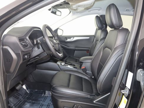 Used 2023 Ford Escape Platinum image 11