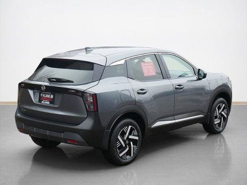 Certified 2025 Nissan Kicks SV image 3