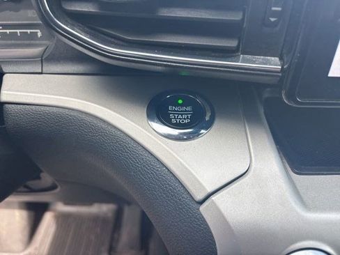 Used 2021 Ford Explorer XLT w/ Equipment Group 202A AWD/4WD image 20