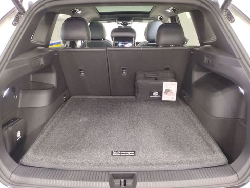 New 2025 Volkswagen Tiguan SE R-Line image 19