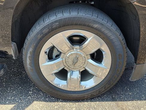 Used 2018 Chevrolet Tahoe LT w/ LT Signature Package RWD image 7