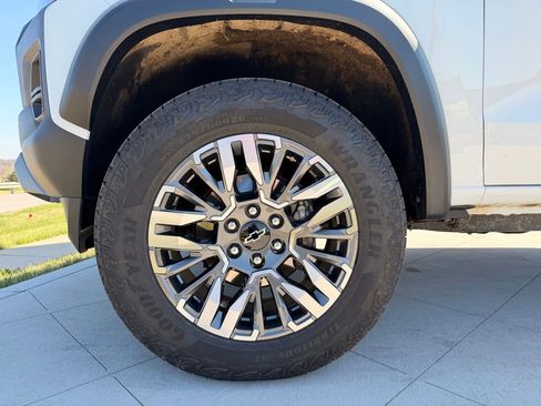 Used 2025 Chevrolet Colorado Trail Boss image 9