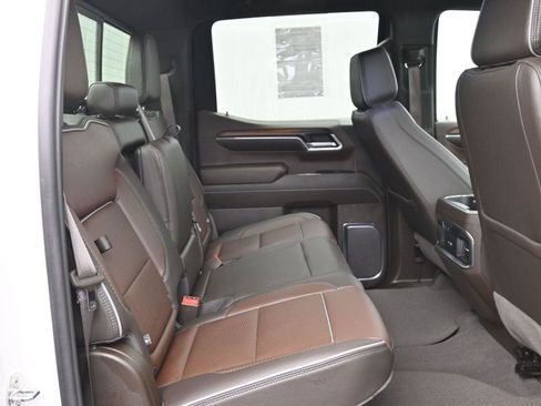 Used 2024 GMC Sierra 1500 Denali image 16
