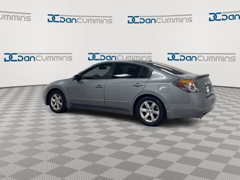 Used 2007 Nissan Altima 3.5 SL w/ Technology Pkg FWD image 6