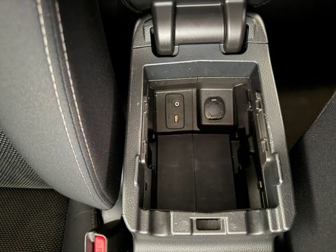 Used 2014 Subaru Crosstrek 2.0i Premium AWD/4WD image 25