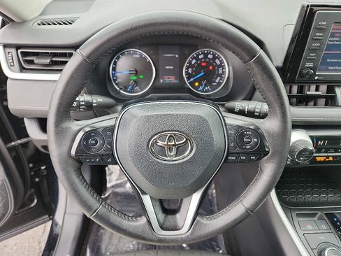 Used 2021 Toyota RAV4 XLE w/ XLE Grade Weather Package image 19