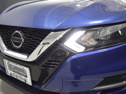 Used 2021 Nissan Rogue Sport SV AWD/4WD image 11