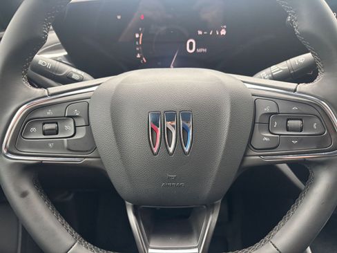 Used 2025 Buick Envista Sport Touring image 27