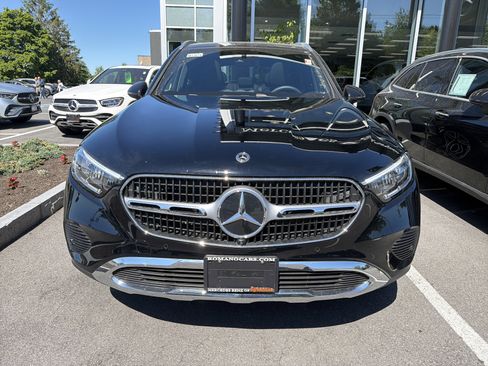 Used 2026 Mercedes-Benz GLC 300 4MATIC image 3