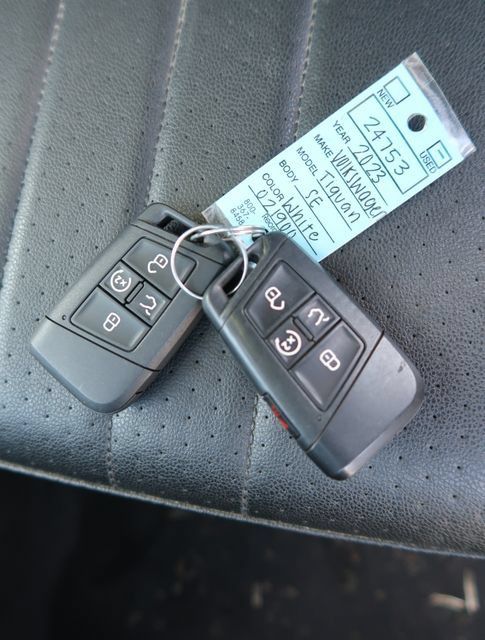 Used 2023 Volkswagen Tiguan SE AWD/4WD image 45