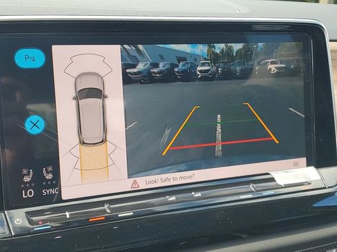 New 2026 Volkswagen Atlas SE image 25