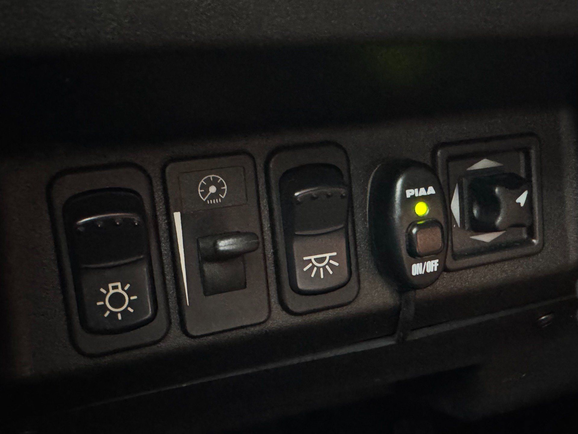 Used 2004 HUMMER H1 4-Door Open Top AWD/4WD image 54