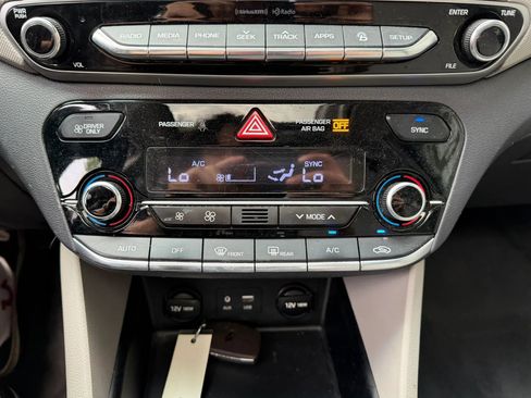 Used 2017 Hyundai Ioniq Limited FWD image 21
