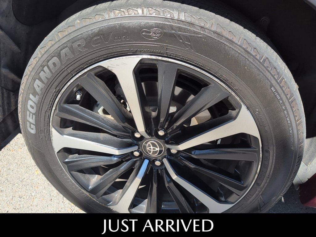 Used 2022 Toyota Highlander XSE AWD/4WD image 5