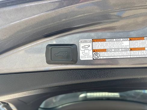 Used 2013 Toyota RAV4 Limited AWD/4WD image 19