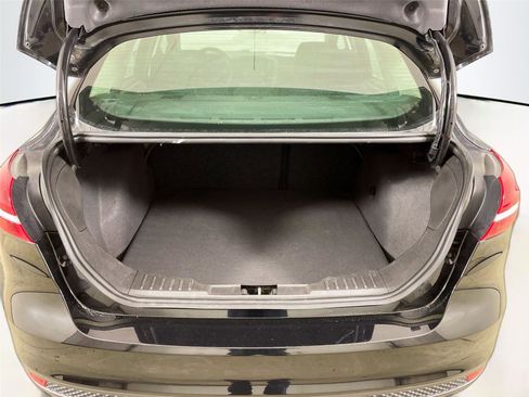 Used 2018 Ford Focus SE image 23