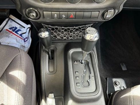 Used 2013 Jeep Wrangler Unlimited Sport AWD/4WD image 31