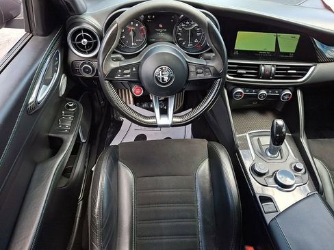 Used 2017 Alfa Romeo Giulia Quadrifoglio RWD image 13