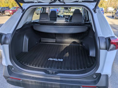 Certified 2022 Toyota RAV4 XLE image 22