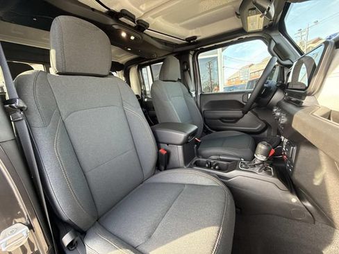 New 2026 Jeep Gladiator Sport AWD/4WD image 39