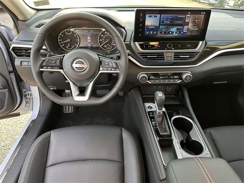 New 2025 Nissan Altima 2.5 SR w/ SR Premium Package image 18