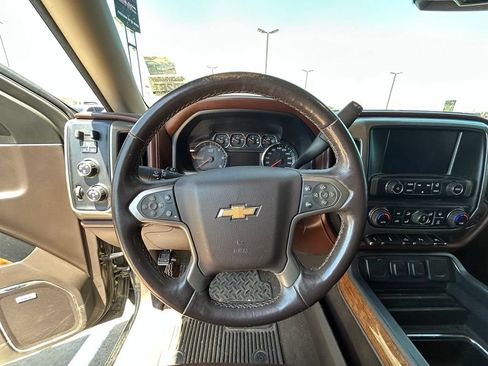 Used 2016 Chevrolet Silverado 1500 High Country w/ High Country Premium Package AWD/4WD image 10
