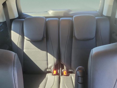 Used 2020 Mercedes-Benz GLS 450 4MATIC image 9