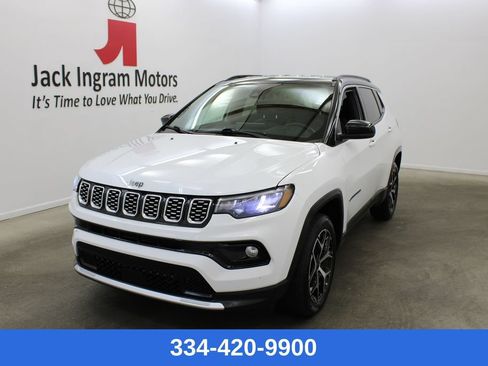 Used 2025 Jeep Compass Limited AWD/4WD image 1