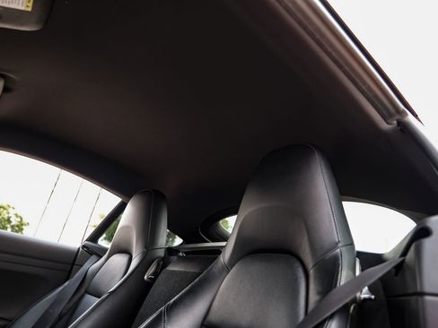 Used 2019 Porsche 718 Cayman RWD image 26