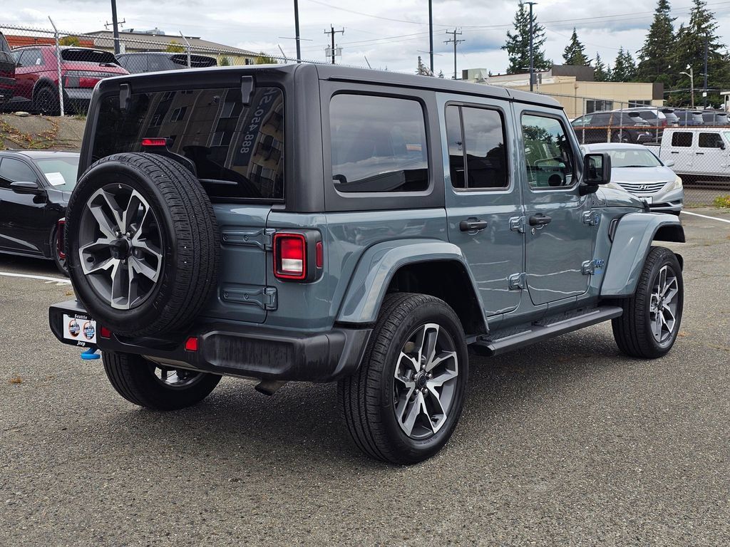Used 2024 Jeep Wrangler Unlimited AWD/4WD image 8