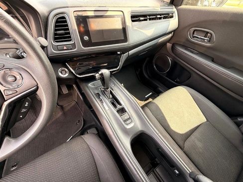 Used 2021 Honda HR-V EX image 17