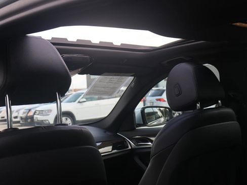 Used 2018 BMW 530i xDrive image 32