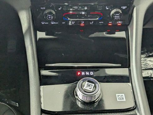 New 2025 Jeep Grand Cherokee Altitude image 25