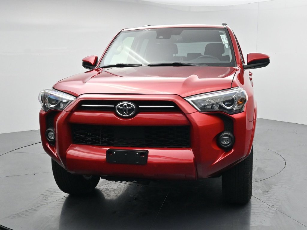 Used 2024 Toyota 4Runner SR5 AWD/4WD image 3
