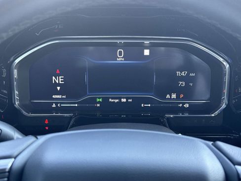 Used 2022 Chevrolet Silverado 1500 ZR2 w/ Technology Package image 21